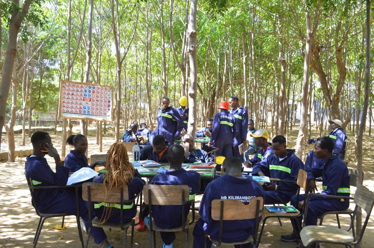 Outdoor Tabletop Theory Class | Plant Operators School